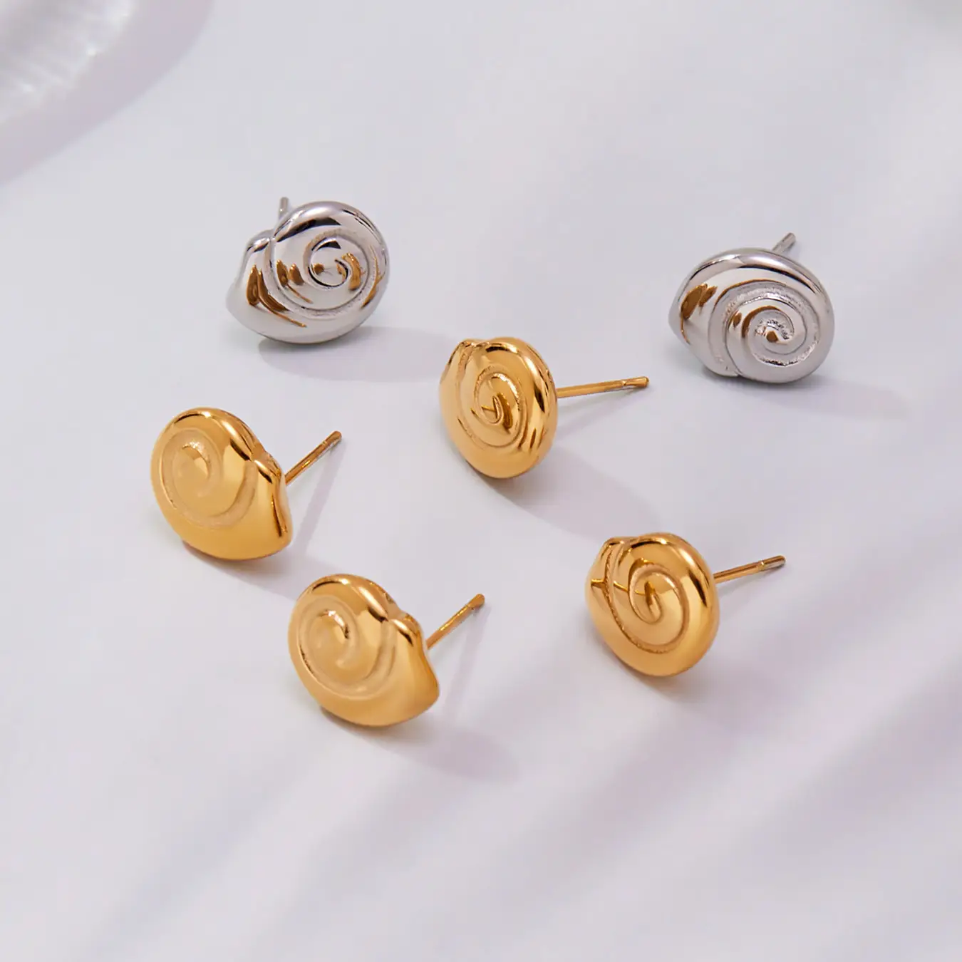 18k Gold-plated Delicate Snail-shell Stud Earrings