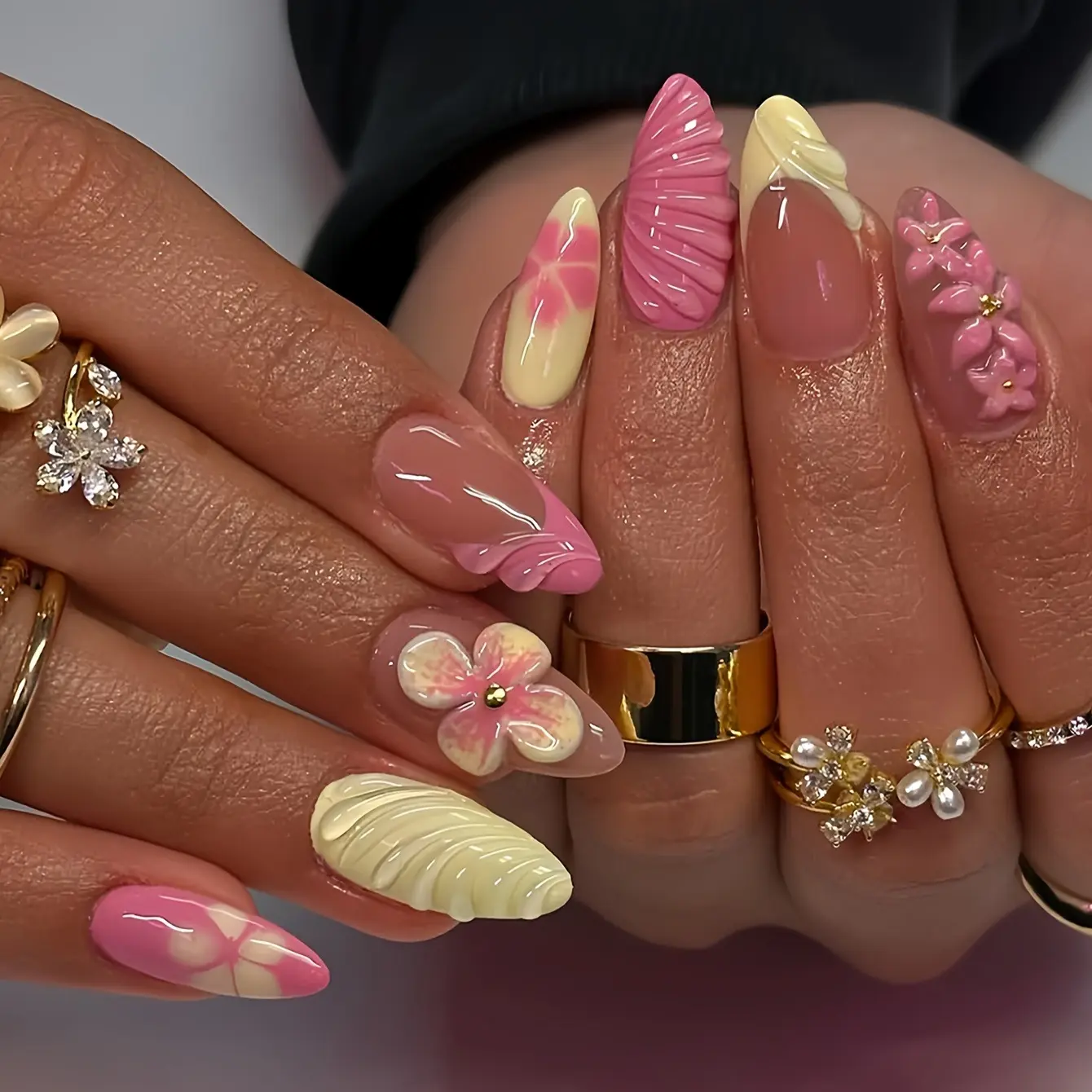 Summer Painted Flower Press-on Nails French Almond