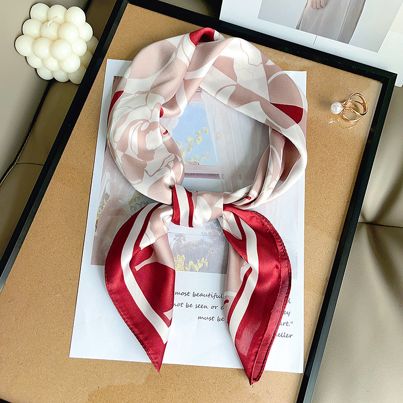 Good-looking Creative Women’s Fresh Simple Floral Printed Square Scarf