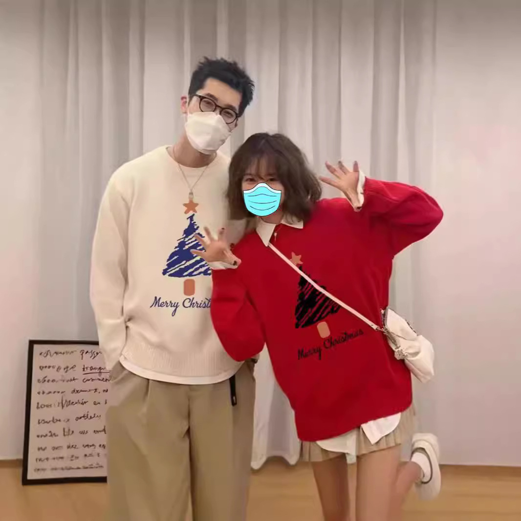 红色圆领毛衣女2024秋冬设计感小众高级感软糯打底内搭圣诞针织衫