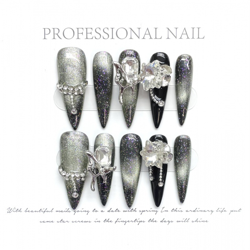 Gothic-style Meixue Handcrafted Nail Art