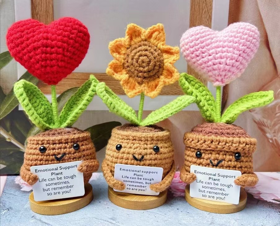 Title 6, Ornements de succulentes crochetées à la main e...