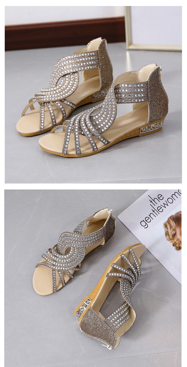 Title 3, Romeinse Sandalen met Strass, Kleine Sleehak en...