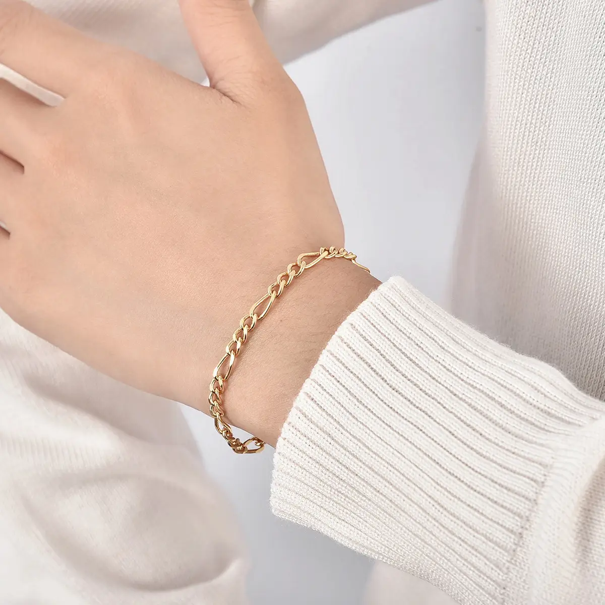 Fashionable And Casual Brass-plated Bracelet For Women