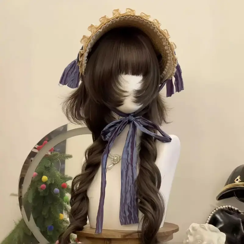 Old-school Jellyfish Hairdo With Long Curlssweet Everyda And Face-flattering