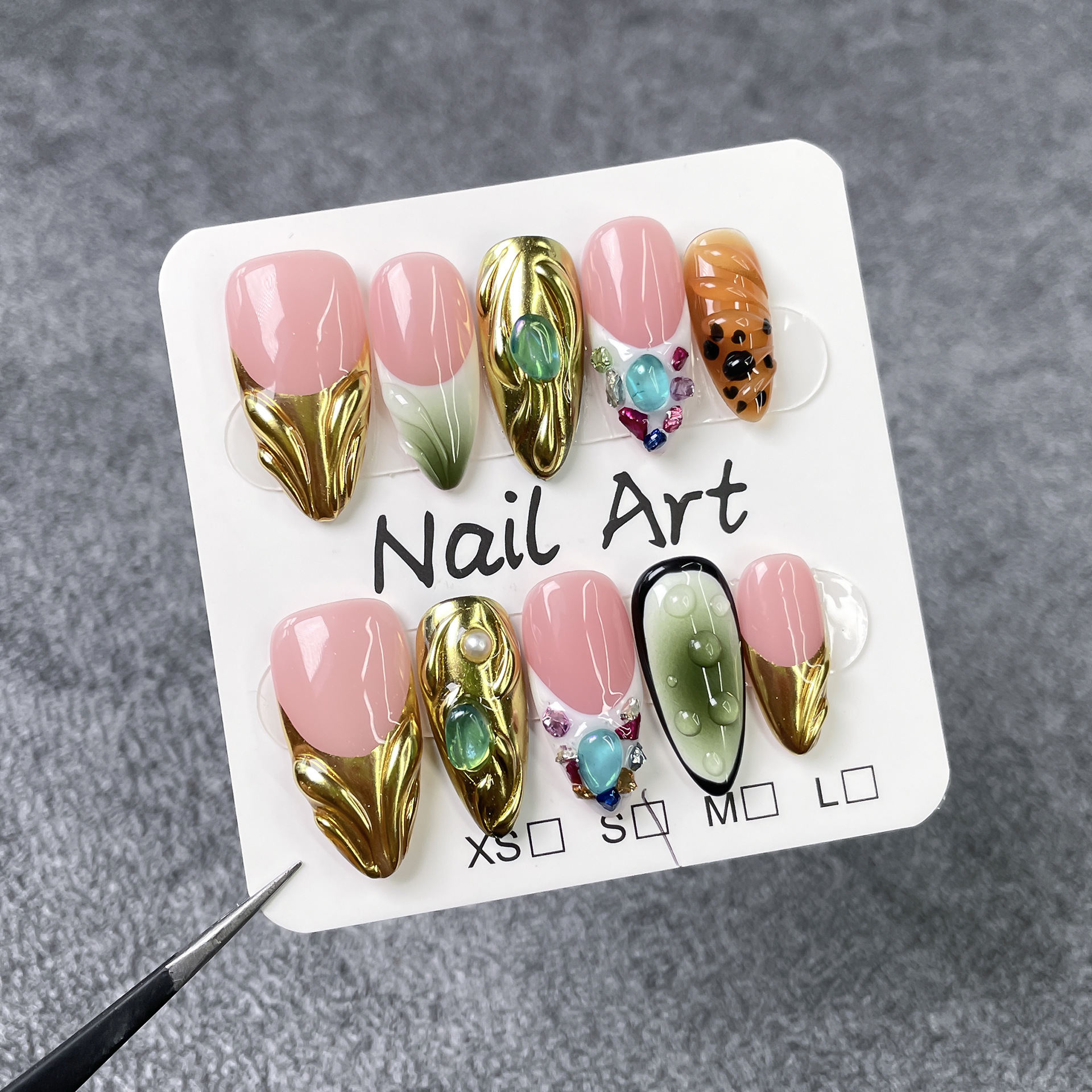 Baroque-styl Ice-clear French Relief Design For Almond-shaped Nails