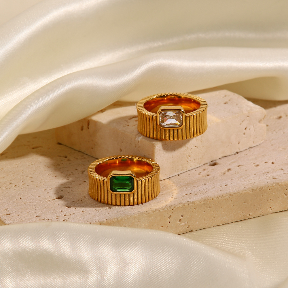 Stainless Steel Inlaid Zircon Vintage Ring