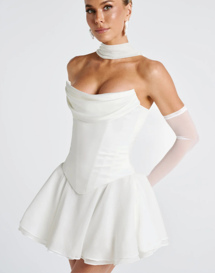 Buy Women's Clothing Online | Buy Trending Dresses for Women