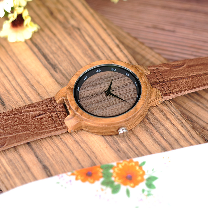Wooden Classic Analog Quartz Watch Fashionable 3