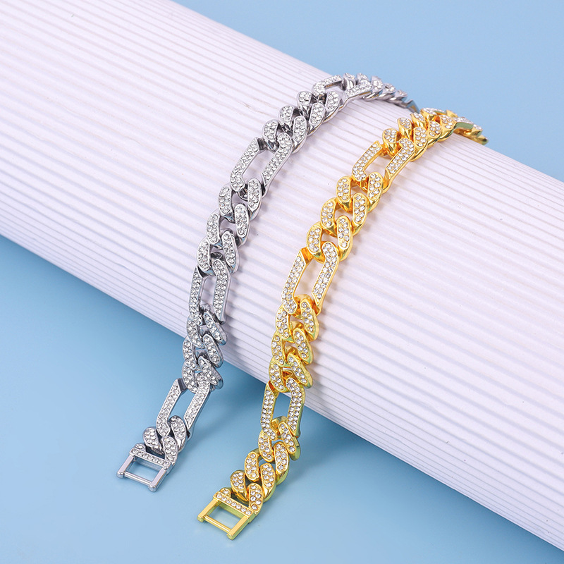 قلادة كوبية بقصة الهيب هوب مع ماسية مدمجة