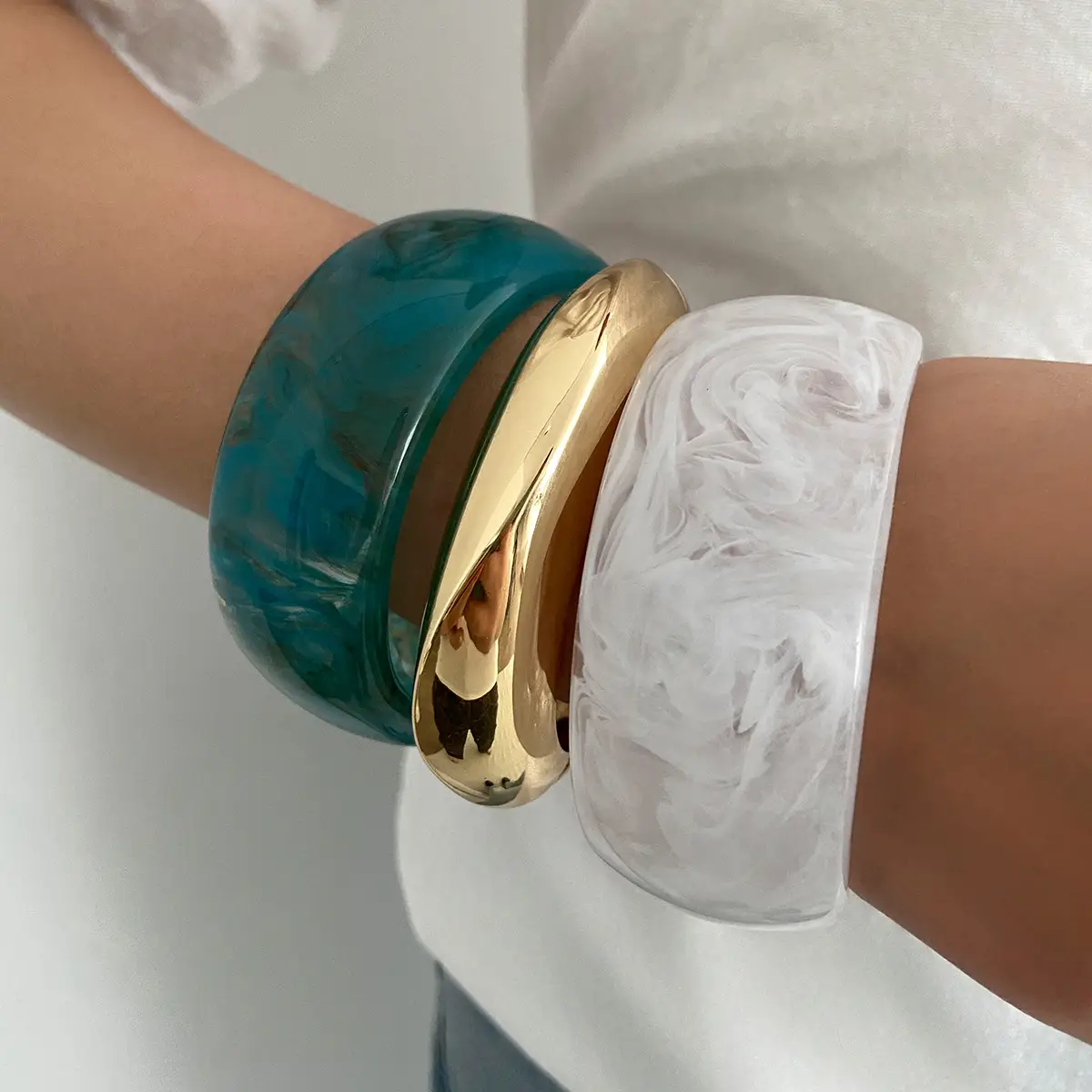 Exaggerated, Translucent Resin-dyed Bracelet