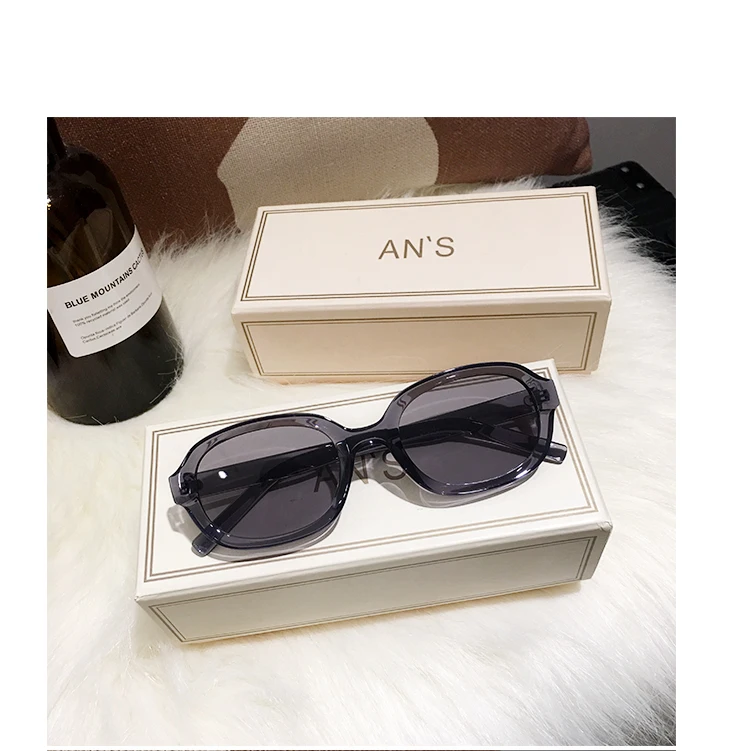 Title 8, Ladies small frame retro sunglasses