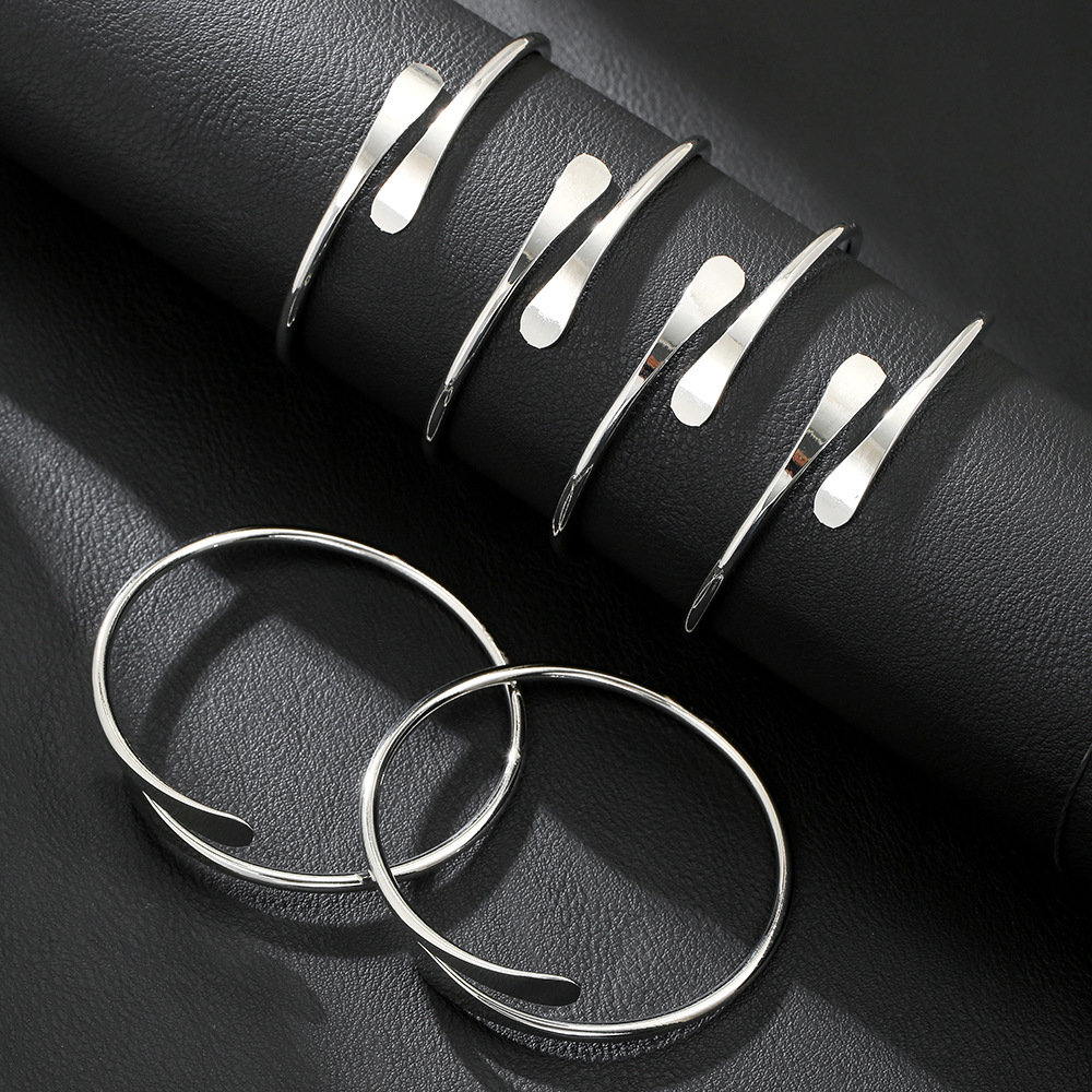 Simple Flattened-end Open Alloy Bracelet