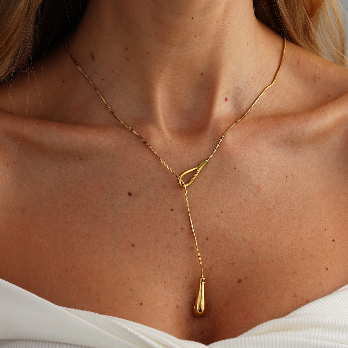 Minimalist Hollowed-out Water-drop Tassel Versatile Snake-chain Necklace