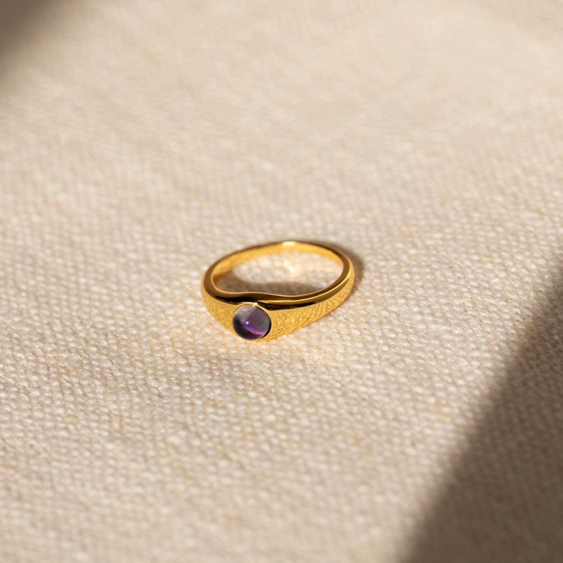 Natural Stone Gradient Titanium Steel Vacuum Furnace Plated 18K Gold Ring
