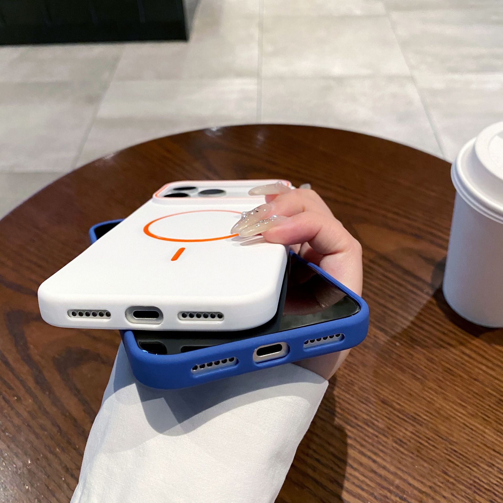 Matte Textured Strong-magnet TPU Phone Case With Drop And Slip Resistance