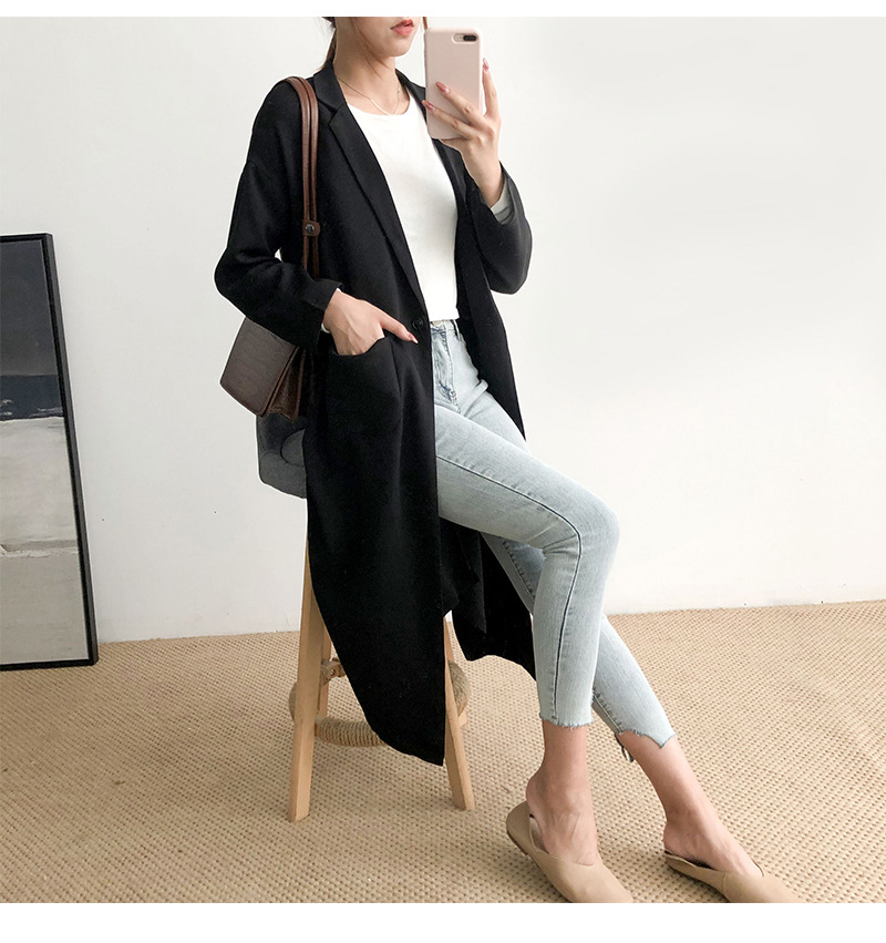 Title 9, Solid color silhouette loose coat