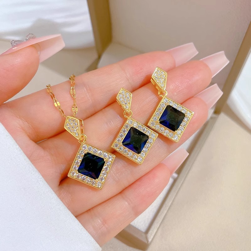 Blue Diamond Necklace And Earrings Suite