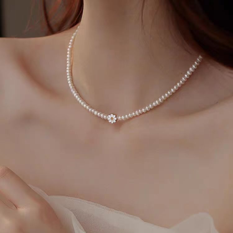 Light Luxury Minority Small Rice-shaped Beads Necklace