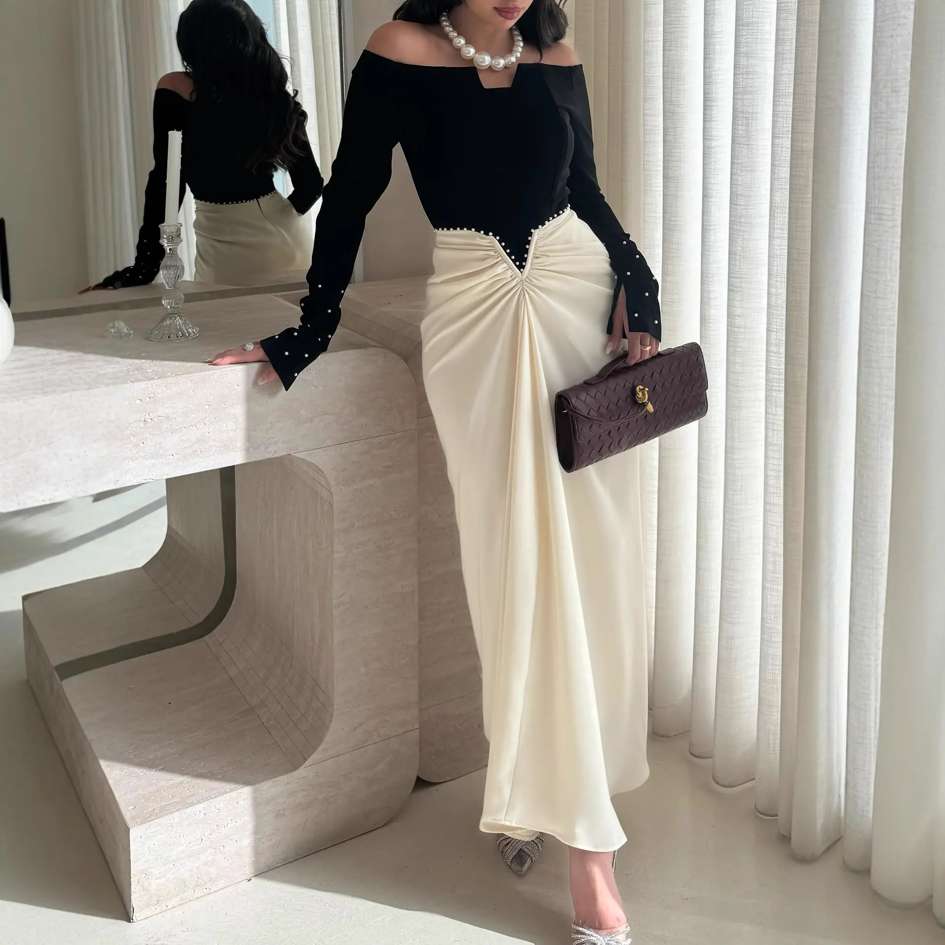 Elegant Sheath Dress With Color-blocking And Pearl