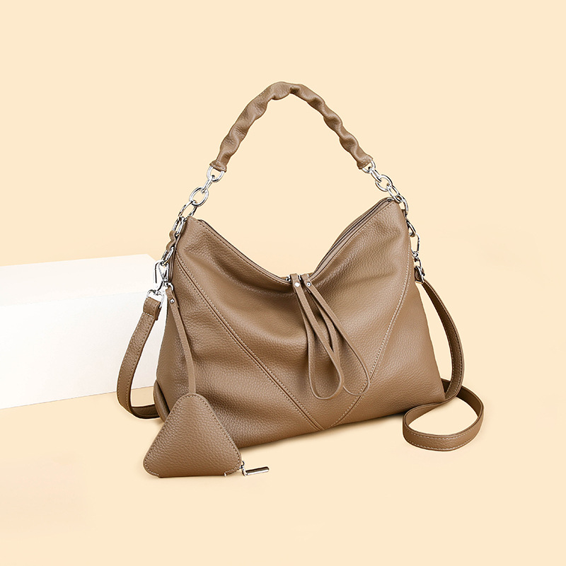 Simple Commuter Leather Chain Shoulder Underarm Bag With A Triangle Pouch