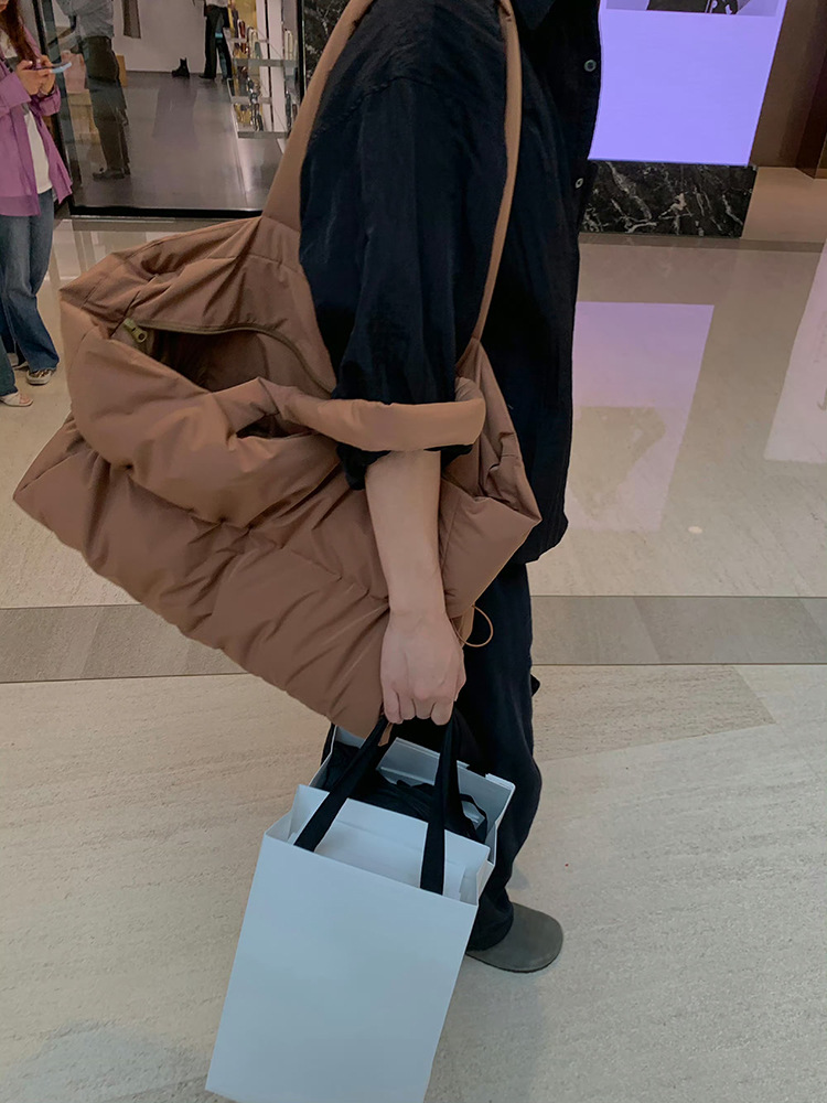 New Casual All-match Down Cotton Shoulder Handbag — foto 4