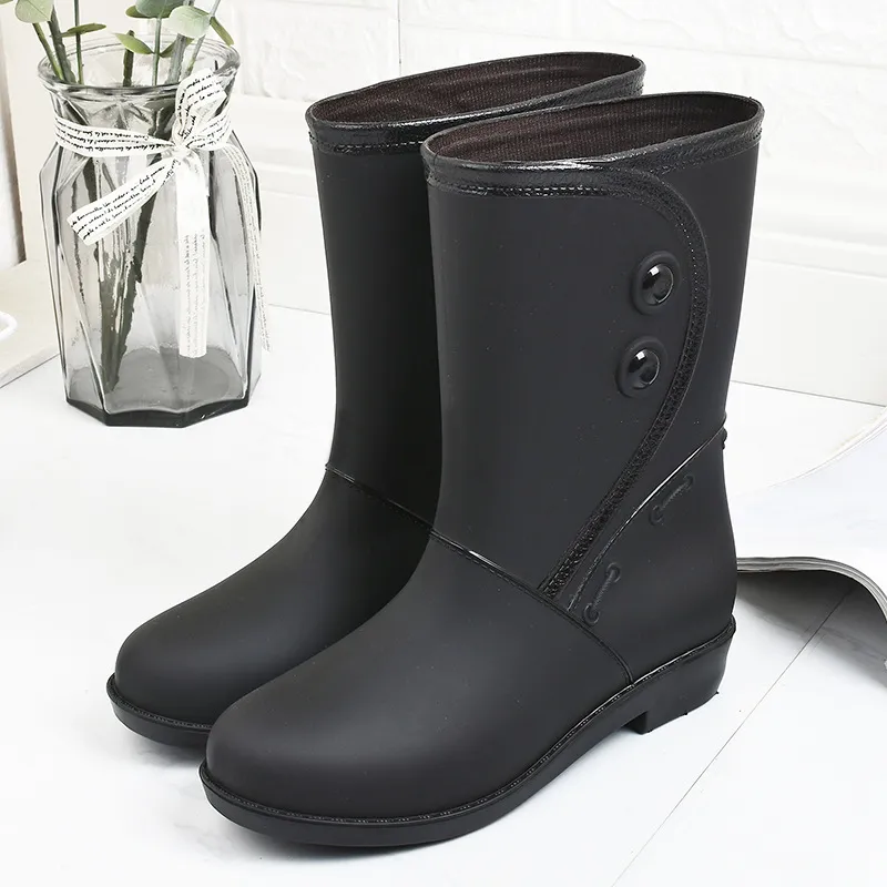 Fashion Velvet Padded Rain Boots Women Warm Knee-high Rain Boots - Black