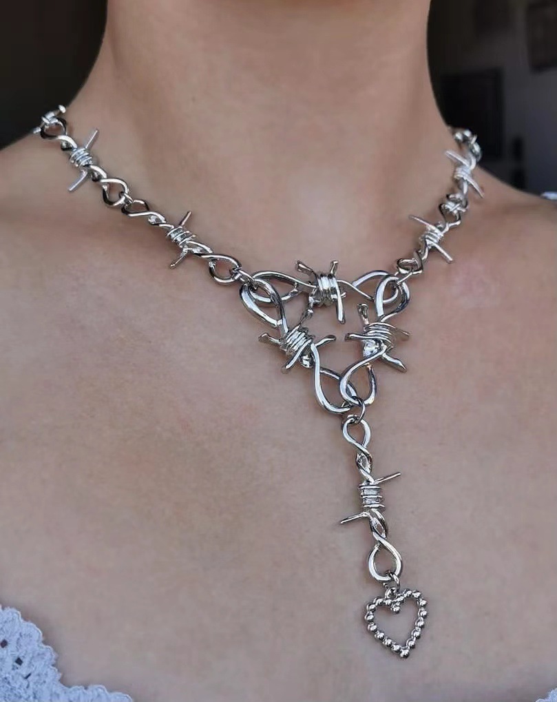 Thorn Love Heart Niche Personality Design Sense Street Hip-hop Vintage Necklace
