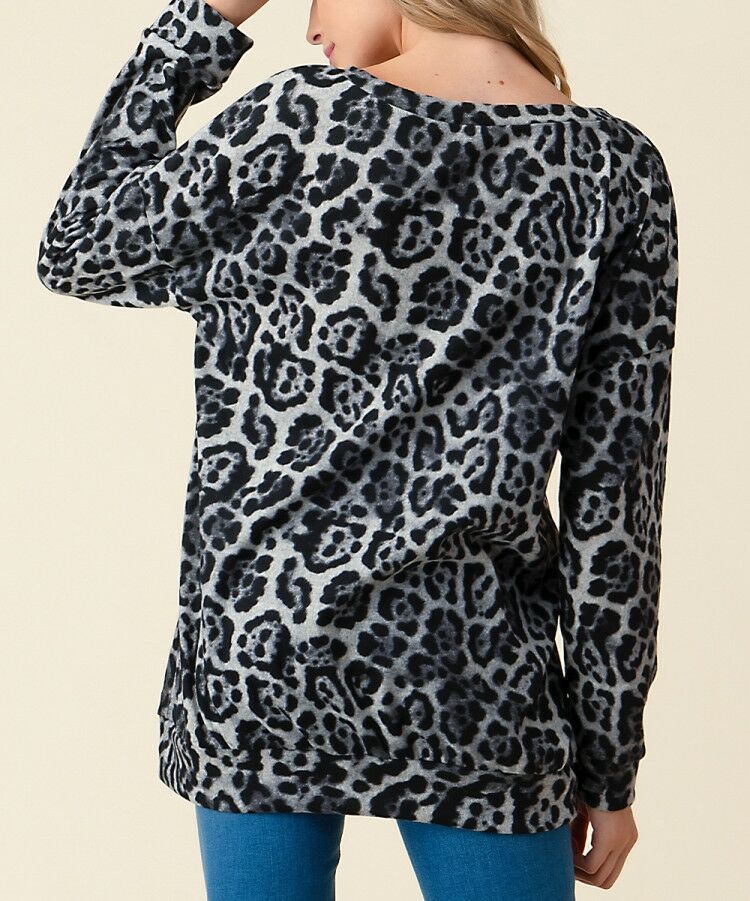 Title 7, Leopard print round neck long sleeves