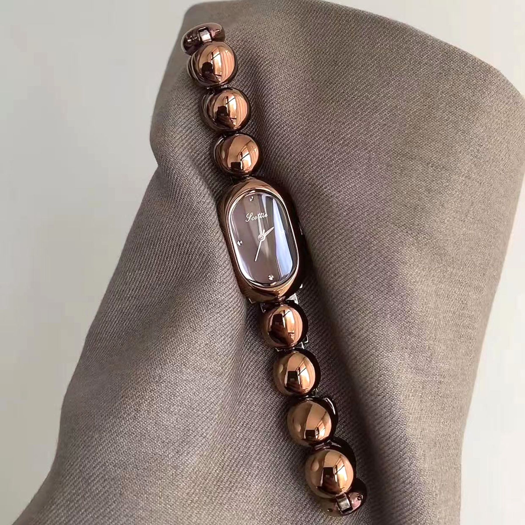 Elegant Oval-shaped Watch Bracelet For Women Chain Gold Black