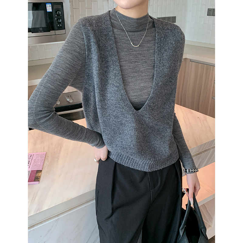 Elegant Deep V-neck Pure Wool Versatile Layered Knit Vest