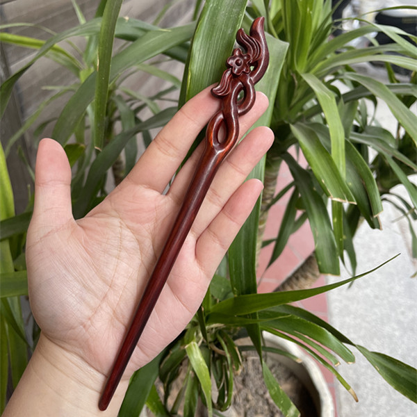 Ebony Antique Carved Hairpin 44