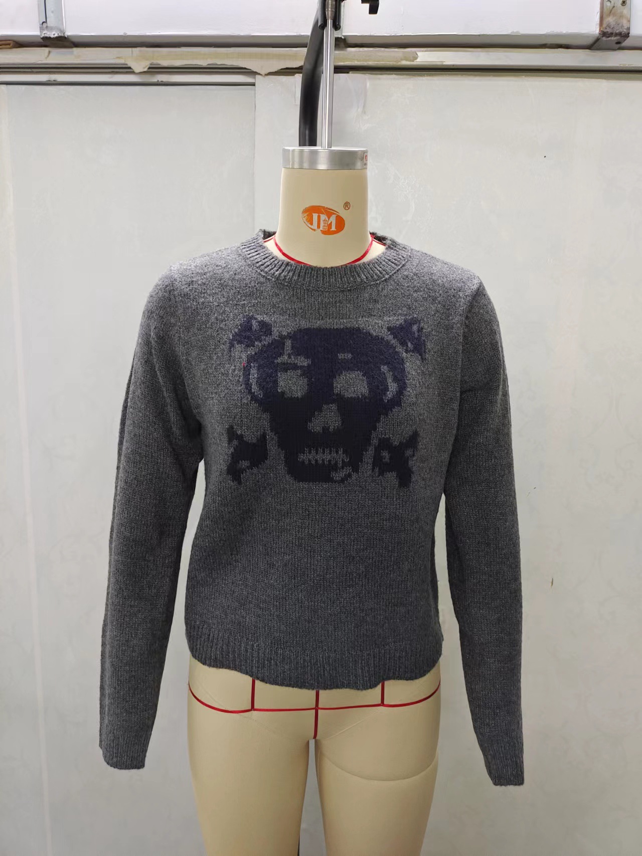 Title 4, Neuer langärmliger Strick-Skull-Pullover für Damen