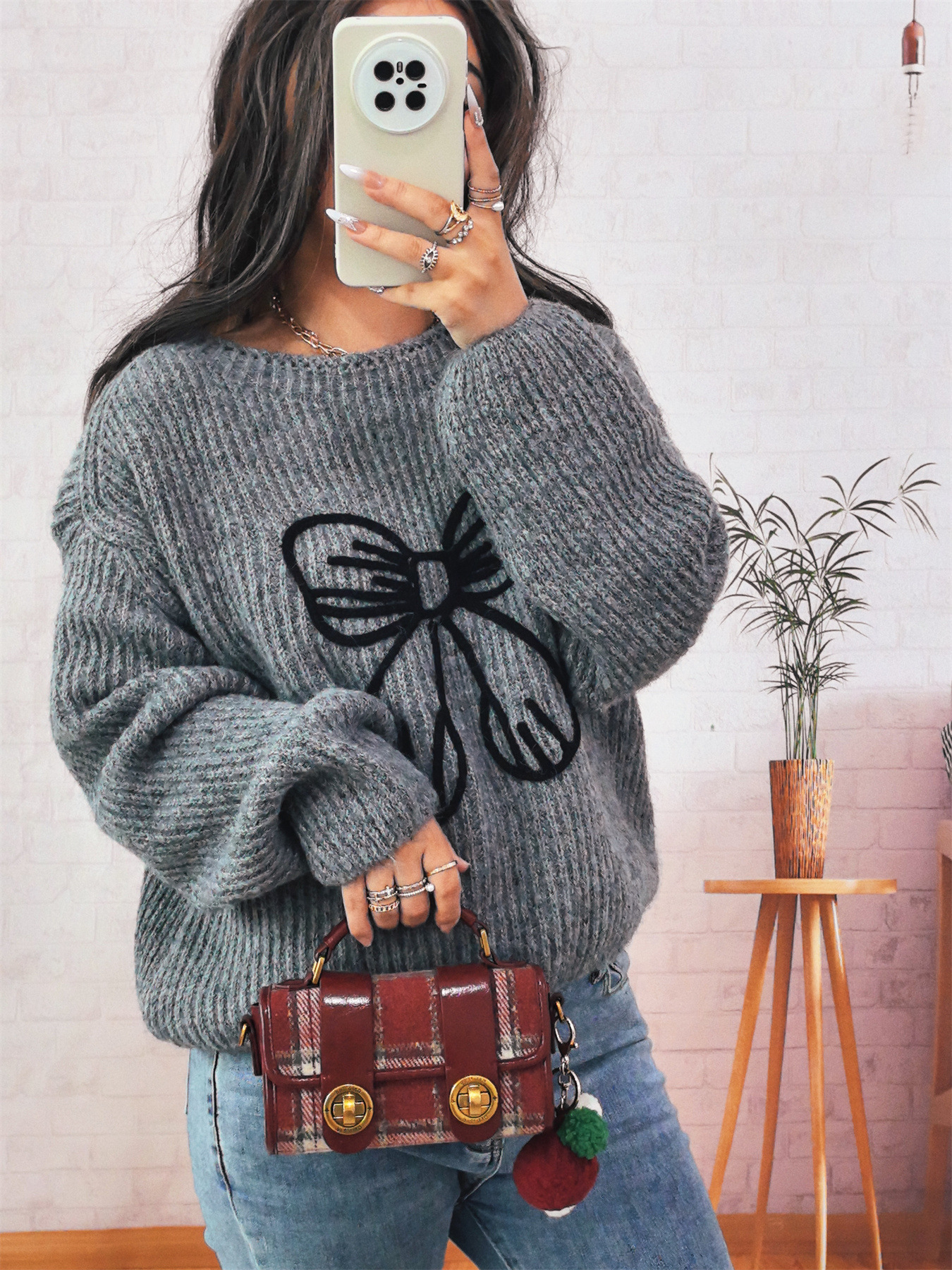Simple Casual Bow Embroidery Decoration Knitted Long Sleeve Sweater