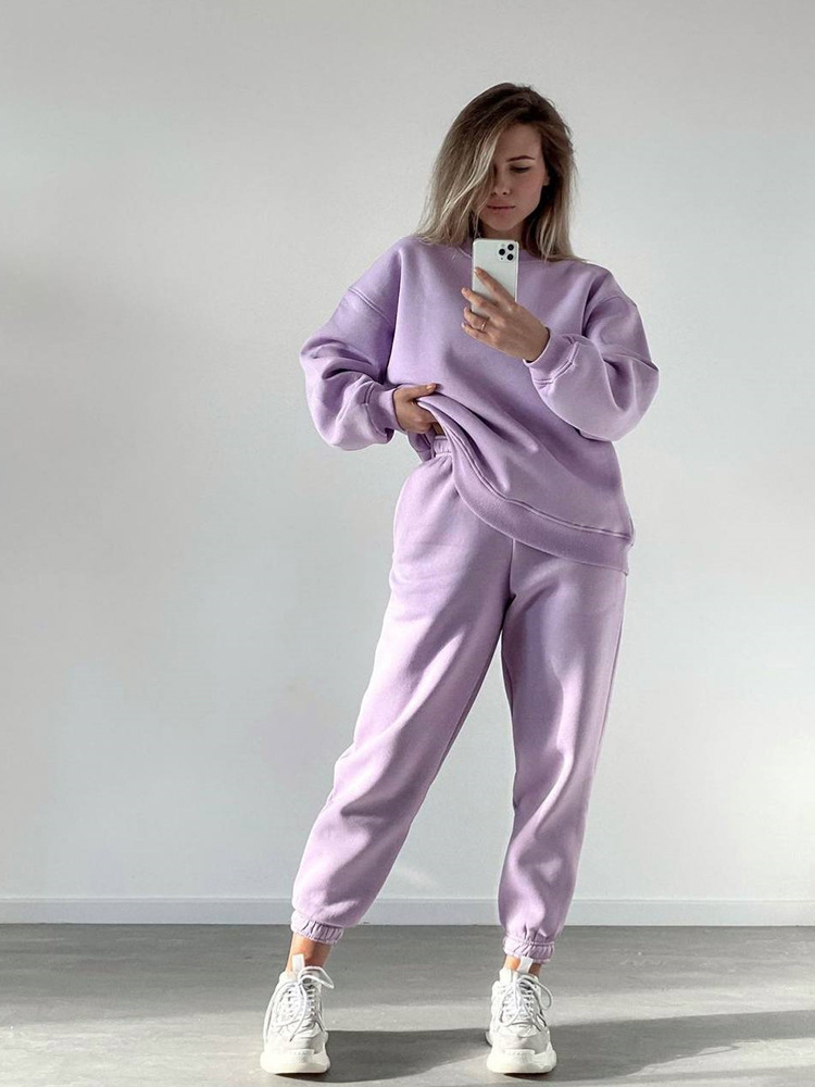 Women's jogger pants set in pink – lifestyle casual styling