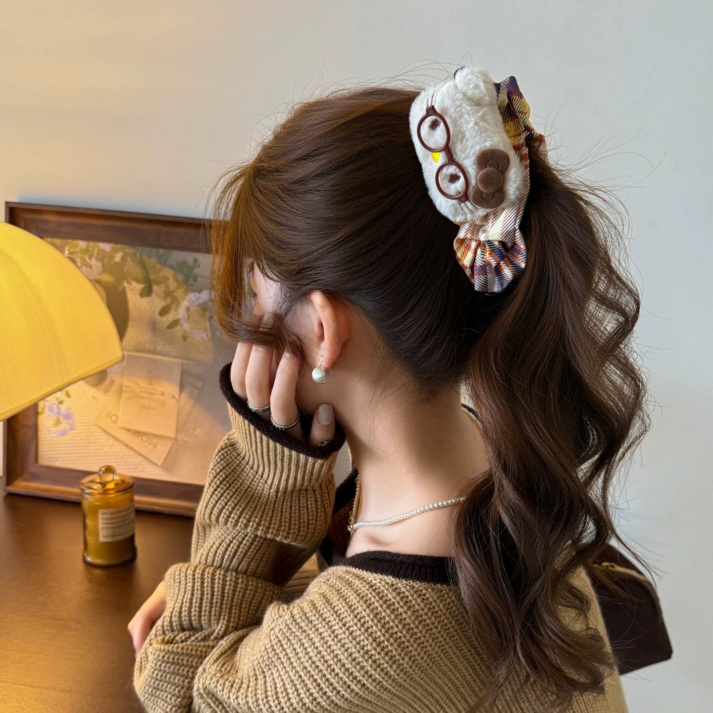 Elegant Sophisticated Bun-style Ponytail Clip For The Back Of The Head