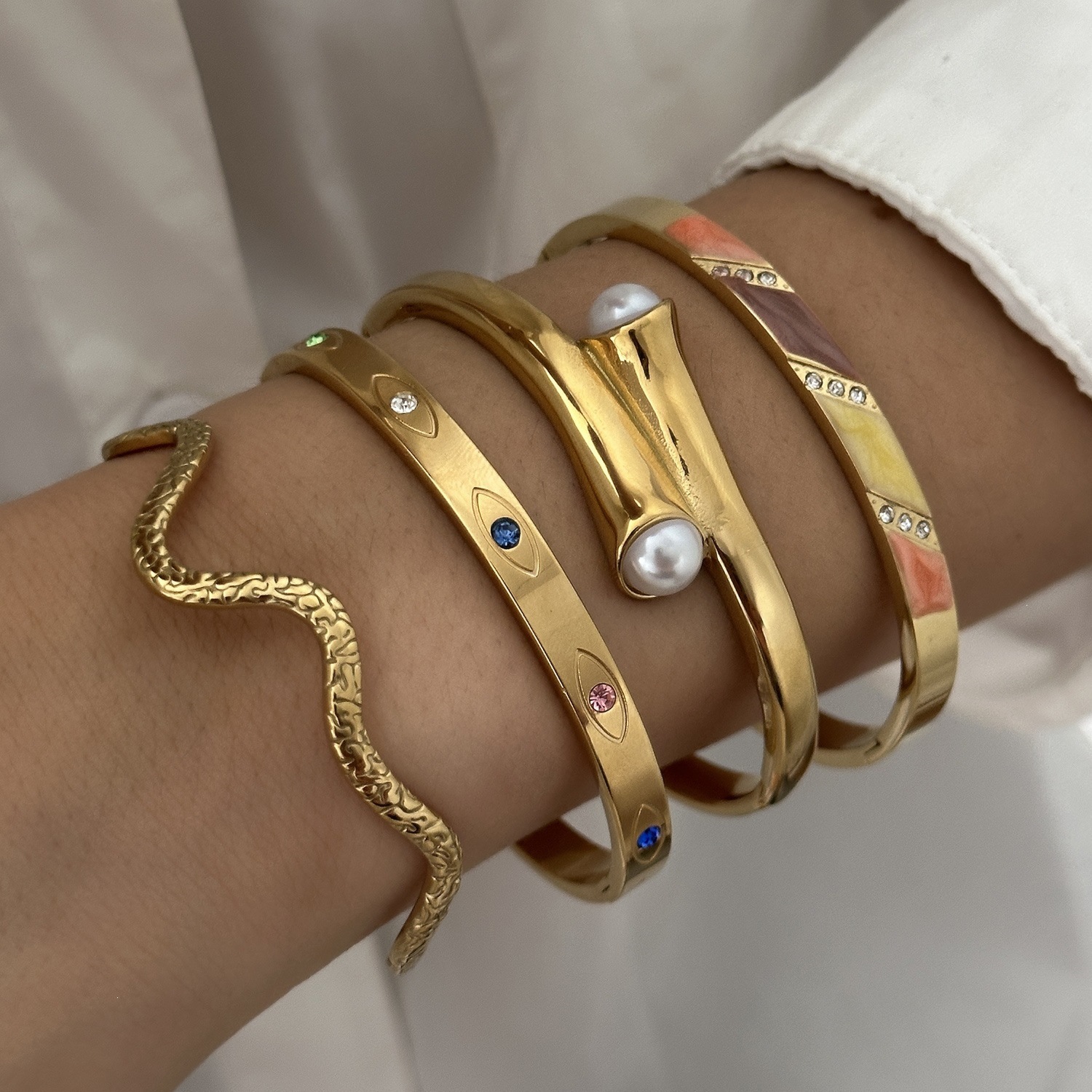 Retro Snake-pattern Hollowed-out Twisted Stainless Steel Bracelet