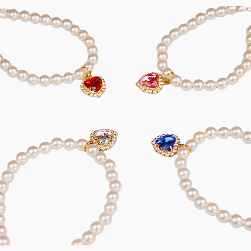 Collar con colgante de corazón de strass para gatos