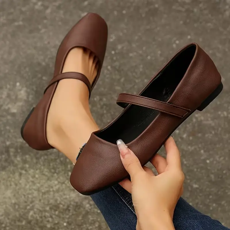 Womens Low-heeled Dark-brown Pumps To Pair With Skirts