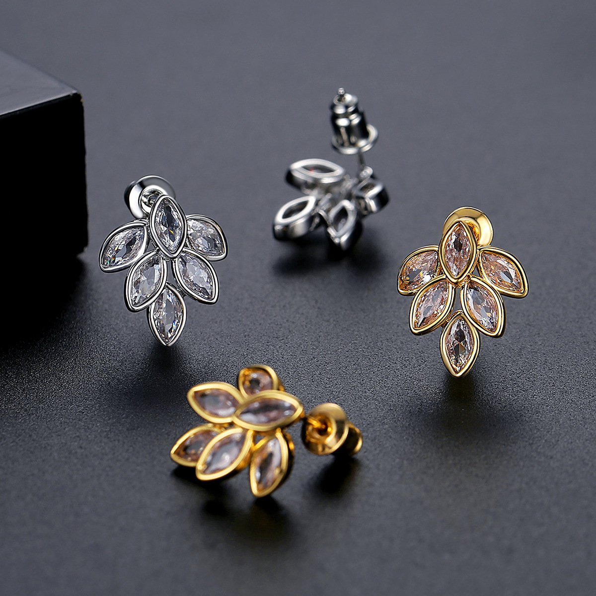 Leaf-shaped Niche Zircon Womens Earringsstylish And Versatile
