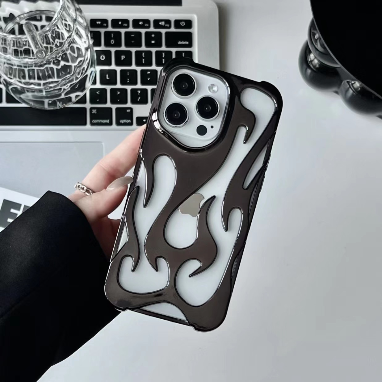 Electroplating Hollow Heat Dissipation Phone Case - Image 4