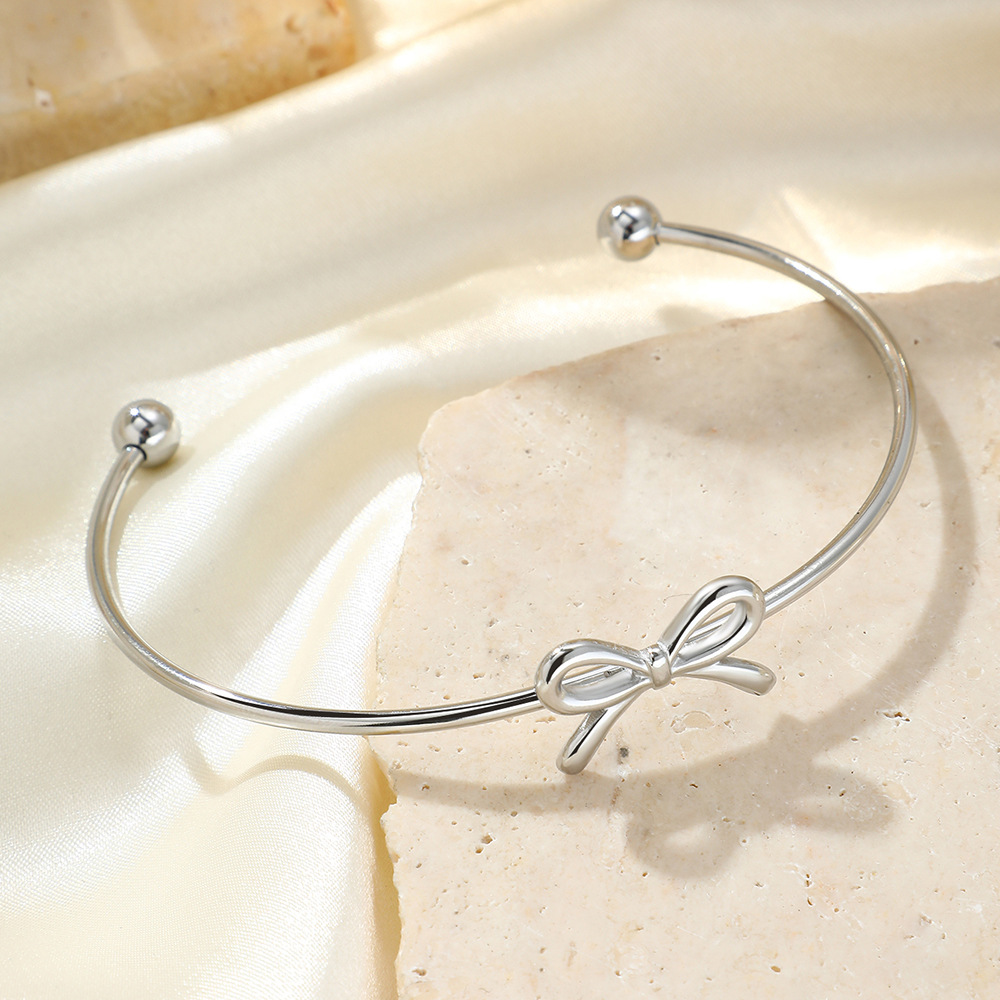 Korean-style Delicate Luxury Bow Bracelet For Women