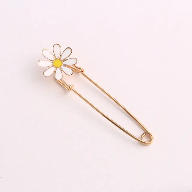 Cross border Pearl Waist Of Trousers Pin Fixed Clothes Skirt Brooch Belt Buckle 7.5Cm Small Daisy Flower Pin - Shop at LoveMi