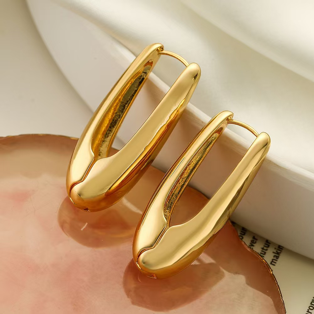 Simple Glossy Oval Water Drop Ear Clip Graceful Geometric