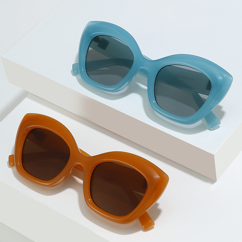 Stylish And Minimalist Sunglasses