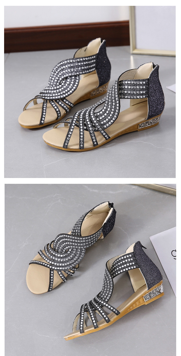 Title 6, Romeinse Sandalen met Strass, Kleine Sleehak en...