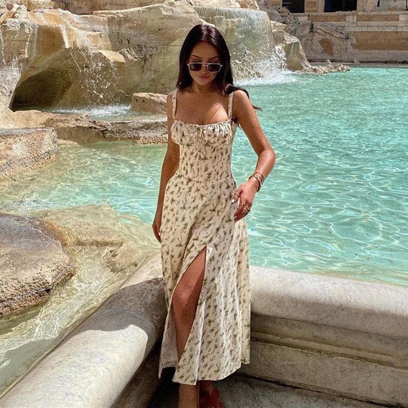 Buy Women's Clothing Online | Buy Trending Dresses for Women