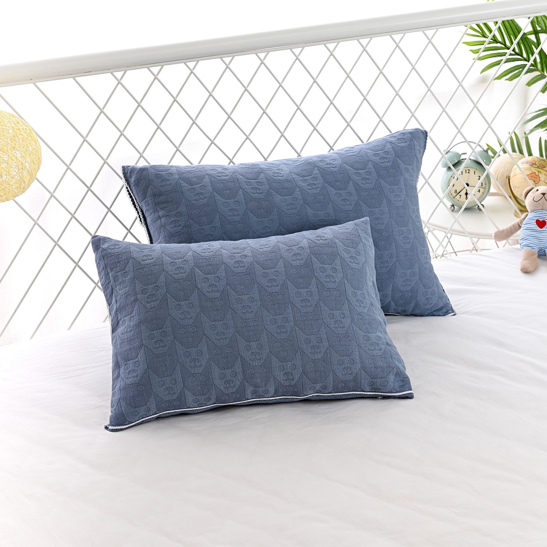 Children's Fully Encasing Cartoon Pillowcase All-Season Universal