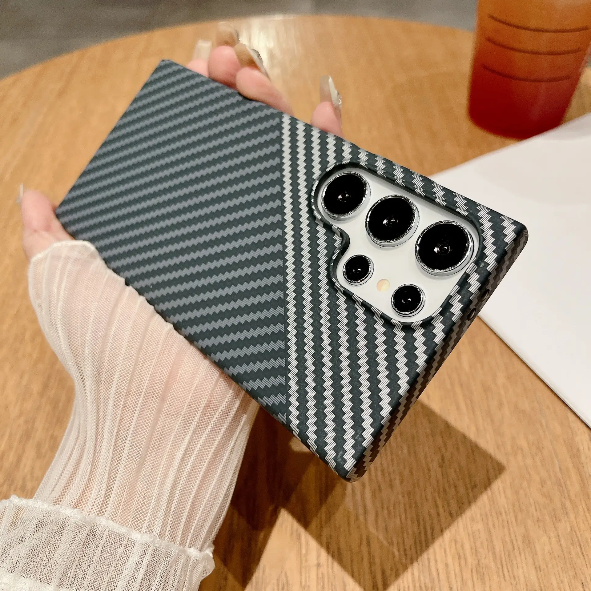 Built-in Magnetic S23U Hard Phone Case