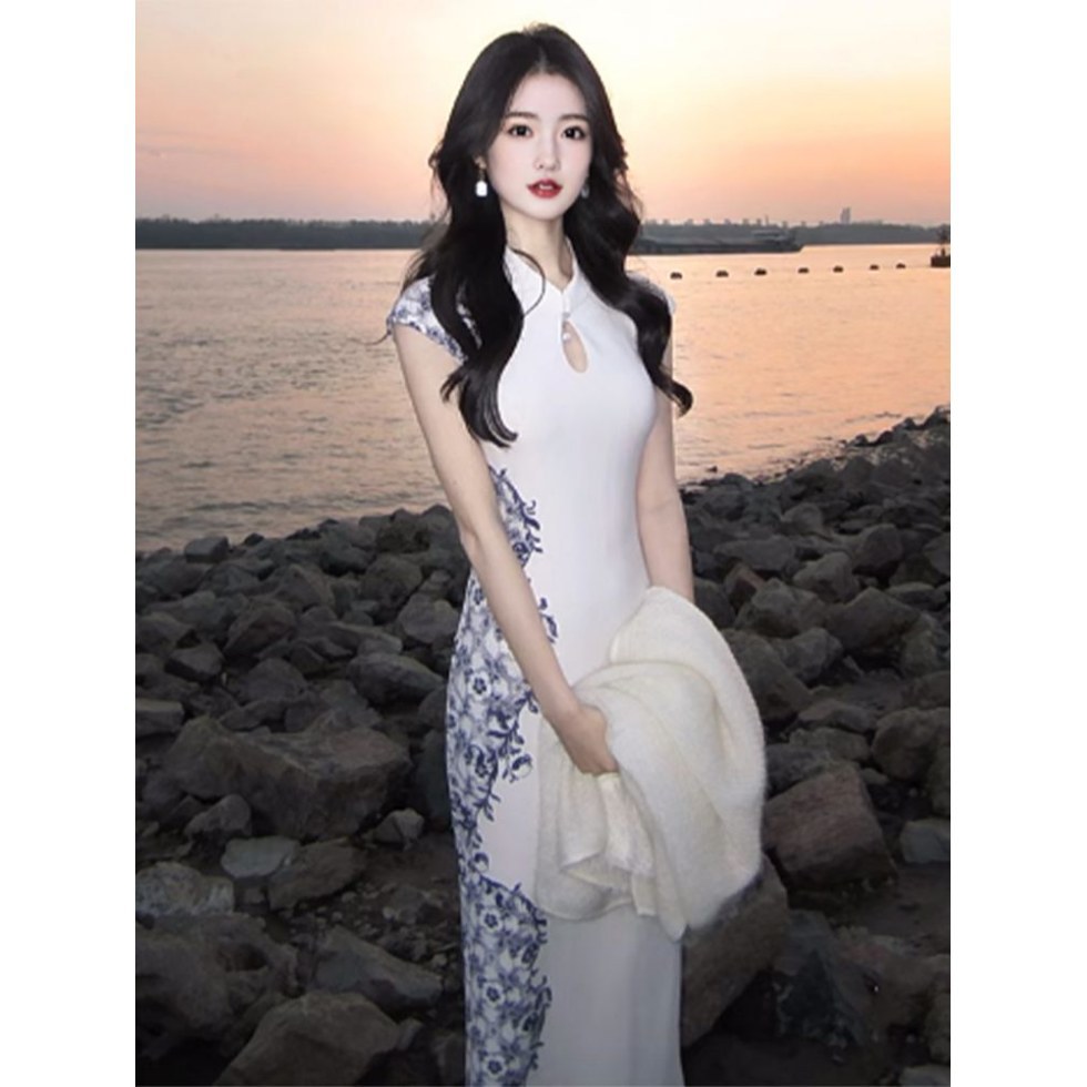 Modern Chinese-Style Slim Fit Cheongsam Dress - Silk Blend Elegant Traditional-Inspired Women's Formal Dress